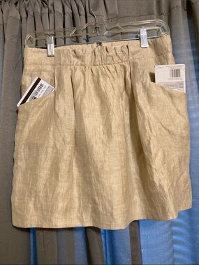 J. Crew Beige Linen-Blend Mini Skirt
SIZE 0
Women’s